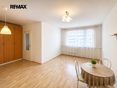 Pronájem bytu 2+kk, 40 m² (2 z 11)