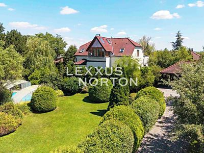 Prodej rodinného domu 252 m², pozemek 1774 m²