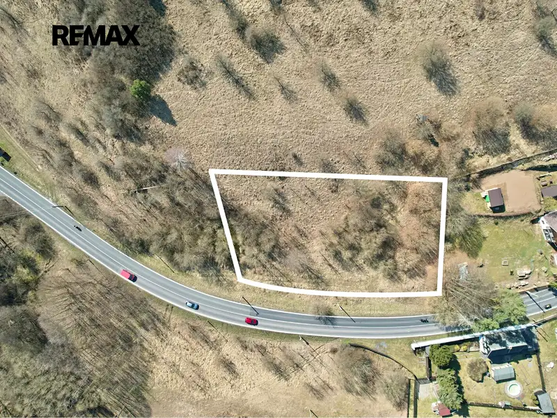 Prodej stavebního pozemku 1568 m², Medonosy – náhled fotky 2