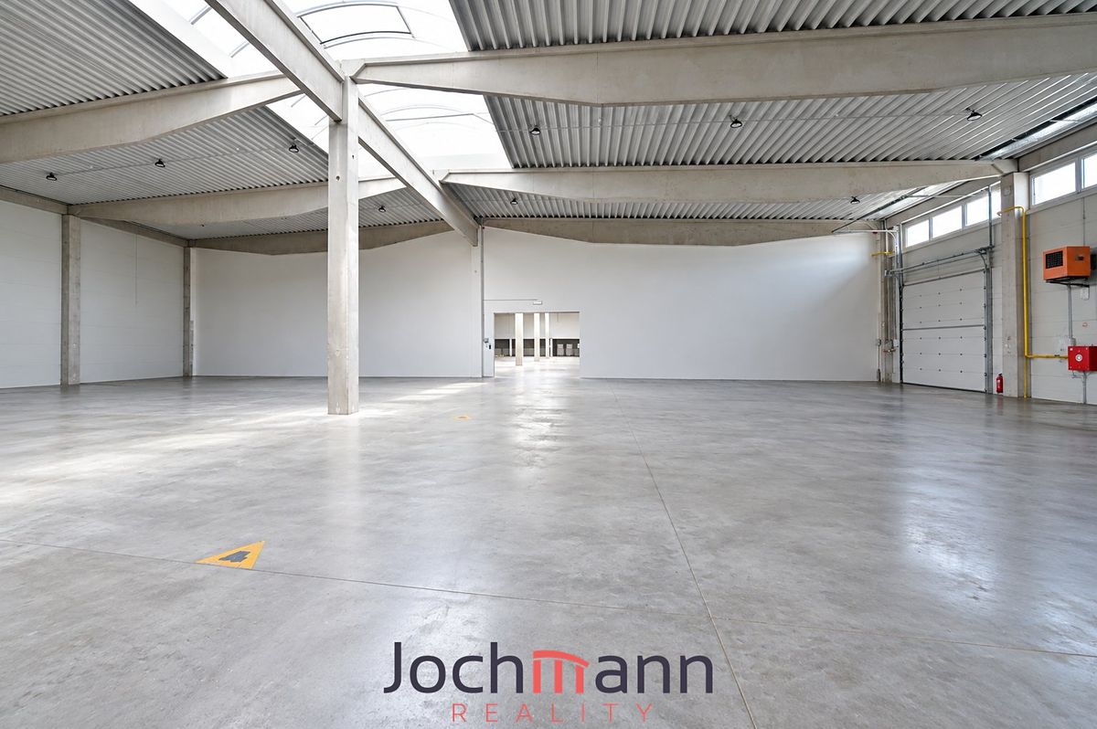 Pronájem skladového prostoru 2660 m² – fotografie 4