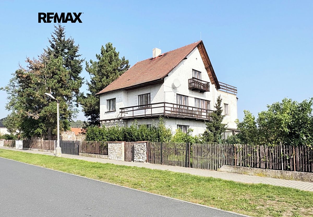 Prodej rodinného domu 132 m², pozemek 1819 m², Tři Dvory – fotka 1 z 3