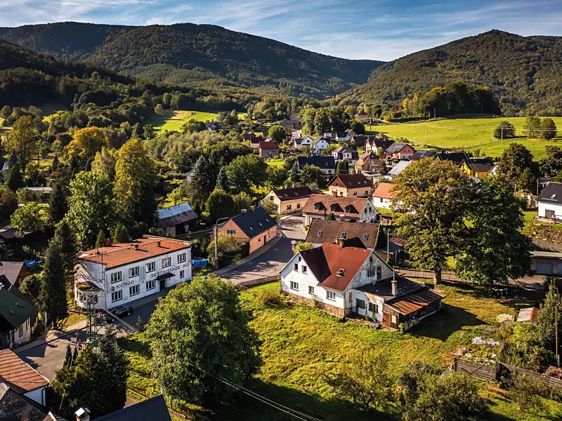Prodej rodinného domu 219 m², pozemek 1113 m², Hejnice – náhled fotky 1