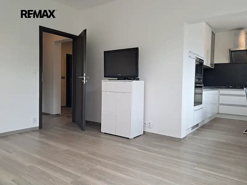 Pronájem bytu 3+1 71 m², Praha – náhled fotky 3