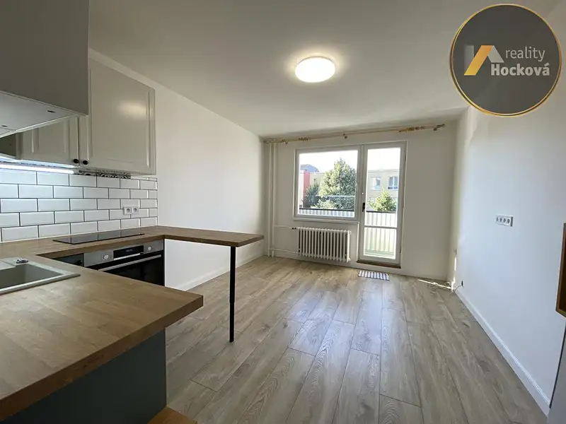 Pronájem bytu 1+kk 27 m², Kladno – náhled fotky 2