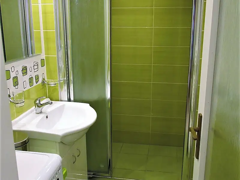 Pronájem bytu 1+1 33 m², Hradec Králové – náhled fotky 2