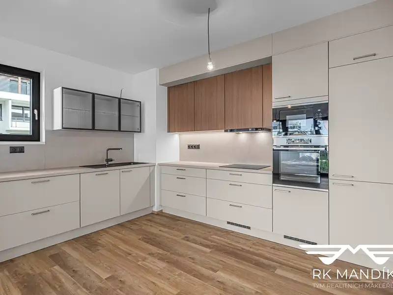 Pronájem bytu 3+kk 86 m², Praha – náhled fotky 1