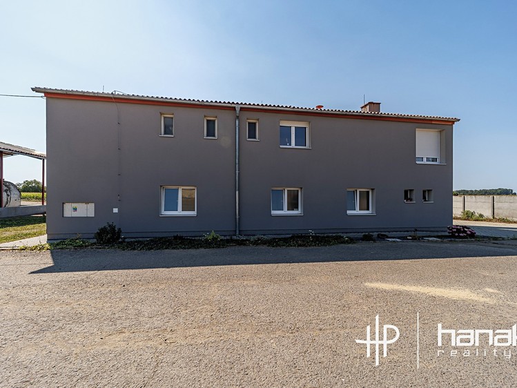 Комерційне приміщення на продаж, 900 м² (3 з 31)