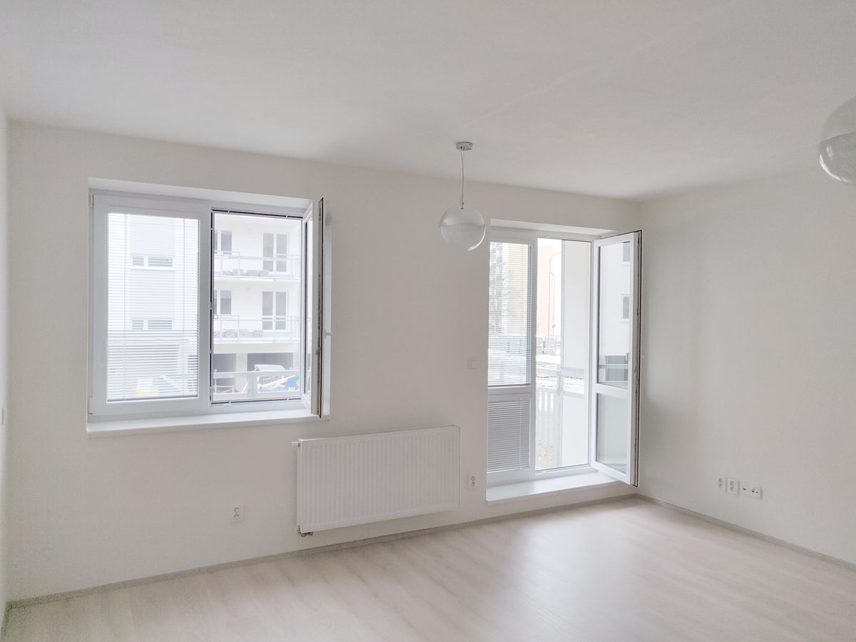 Pronájem bytu 1+kk 32 m², Uherské Hradiště – fotka 1 z 3