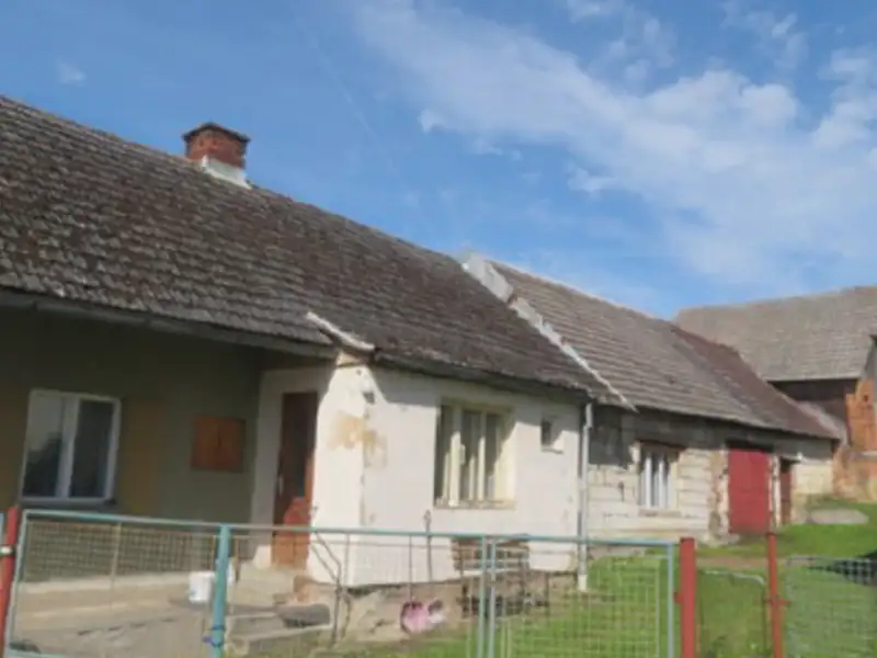 Dražba rodinného domu 200 m², pozemek 1002 m², Spálené Poříčí – náhled fotky 2