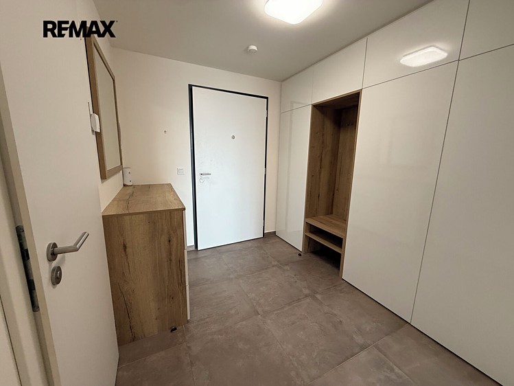 Pronájem bytu 2+kk, 64 m² (14 z 20)
