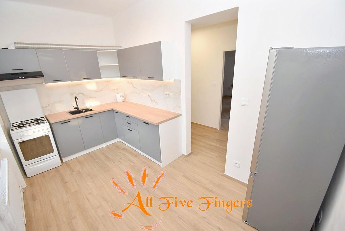 Pronájem bytu 4+1 80 m², Kolín – fotka 1 z 3