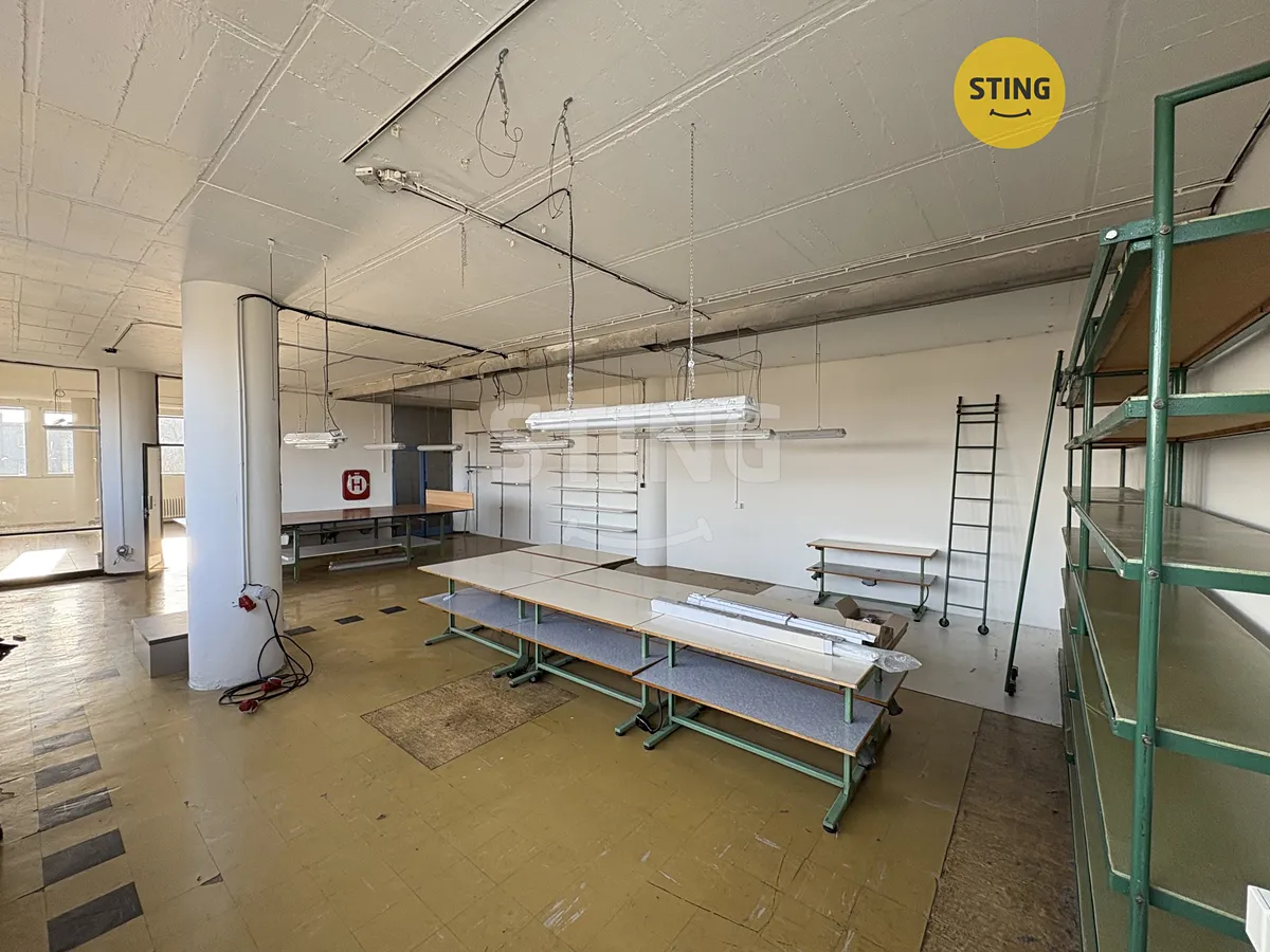 Pronájem výrobní haly, prostoru 128 m²