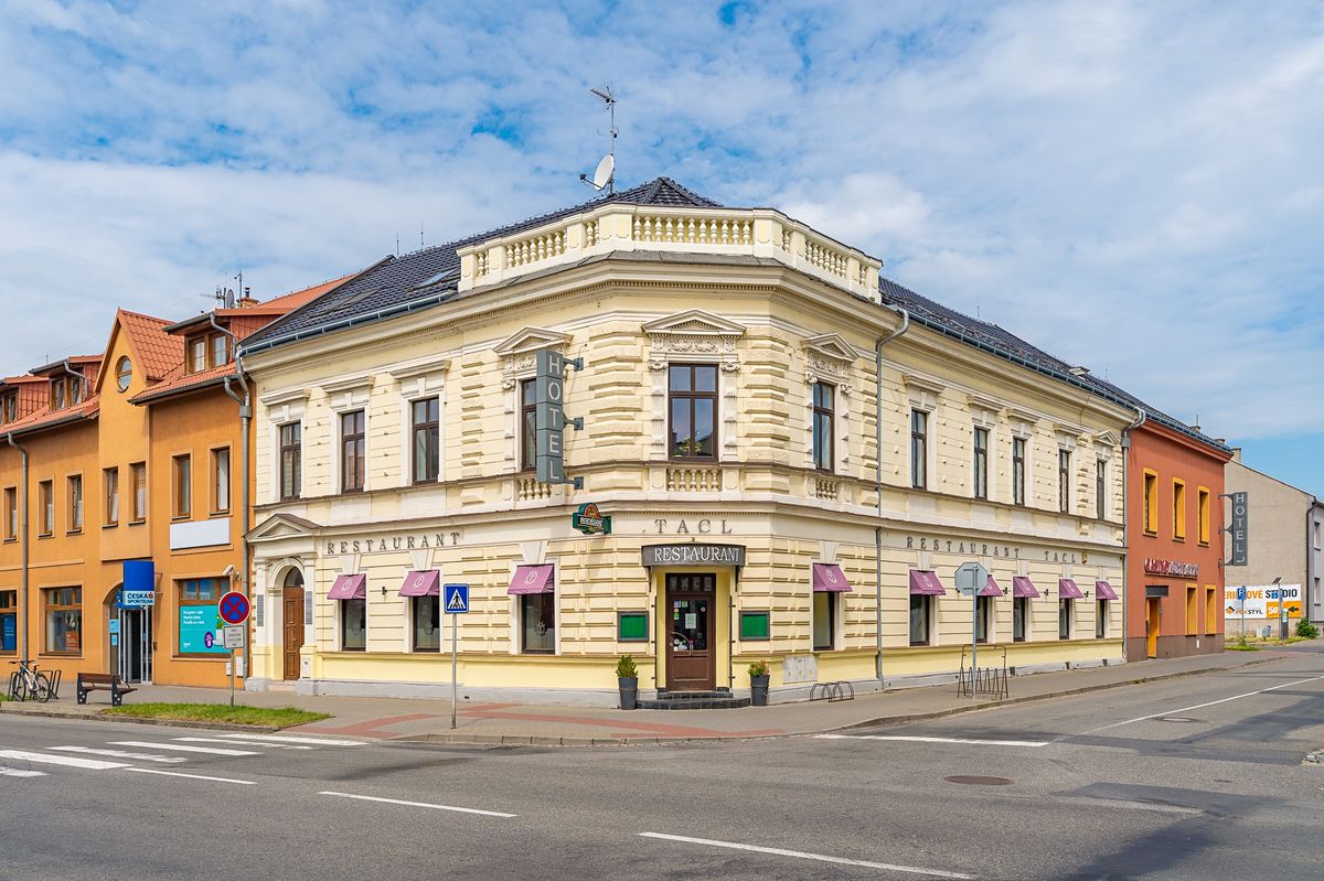 Pronájem restaurace 180 m², Holešov – fotka 1 z 3