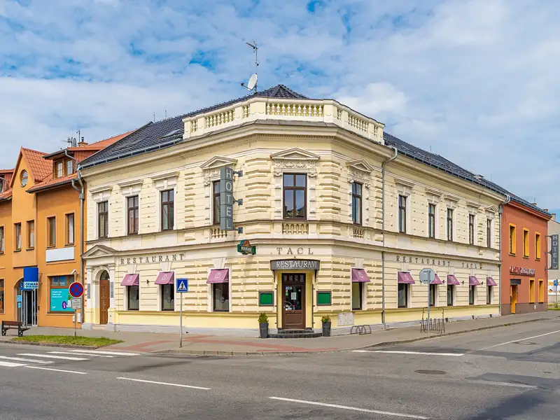 Pronájem restaurace 180 m², Holešov – náhled fotky 1