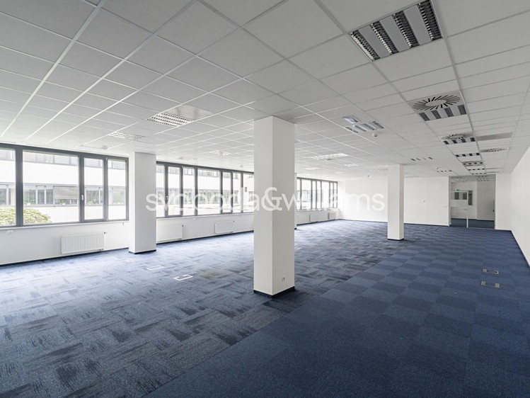 Комерційне приміщення в оренду, 868 м² (1 з 5)