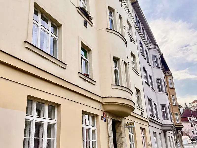 Prodej bytu 1+1 43 m², Praha – náhled fotky 1