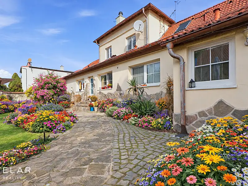 Prodej rodinného domu 665 m², pozemek 1181 m², Štítary – náhled fotky 1