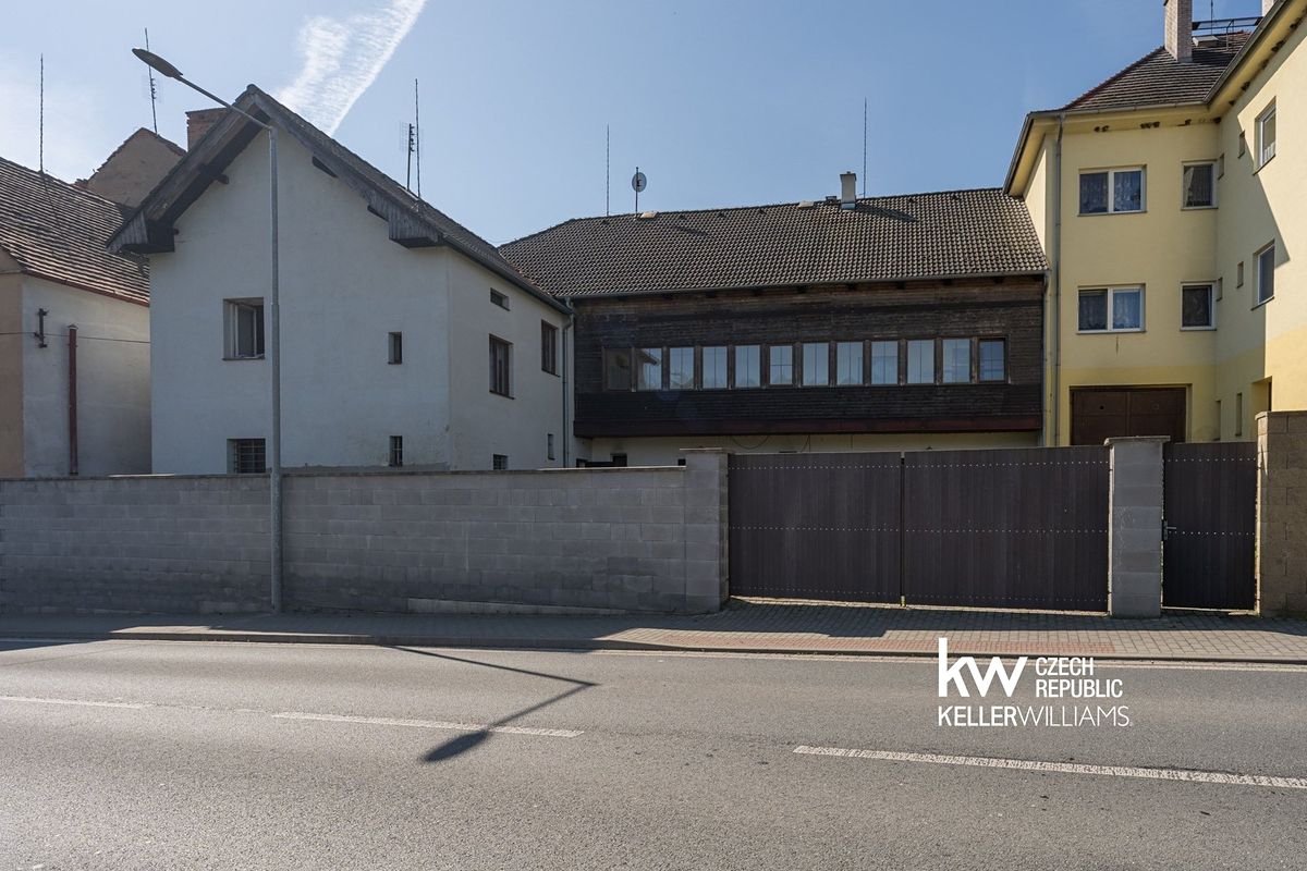 Prodej rodinného domu 300 m², pozemek 638 m², Liblín – fotka 1 z 3