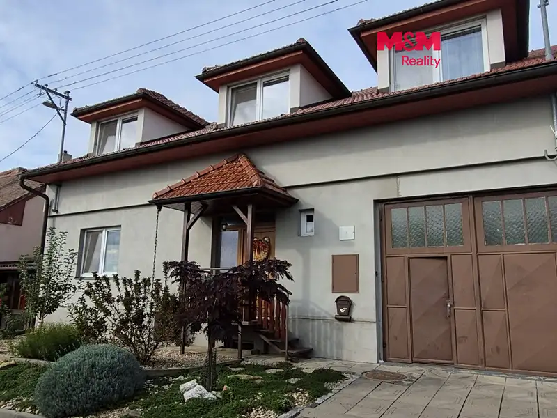 Prodej rodinného domu 235 m², pozemek 813 m², Mutěnice – náhled fotky 1