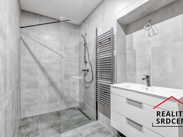 Pronájem bytu 2+kk, 62 m² (12 z 24)