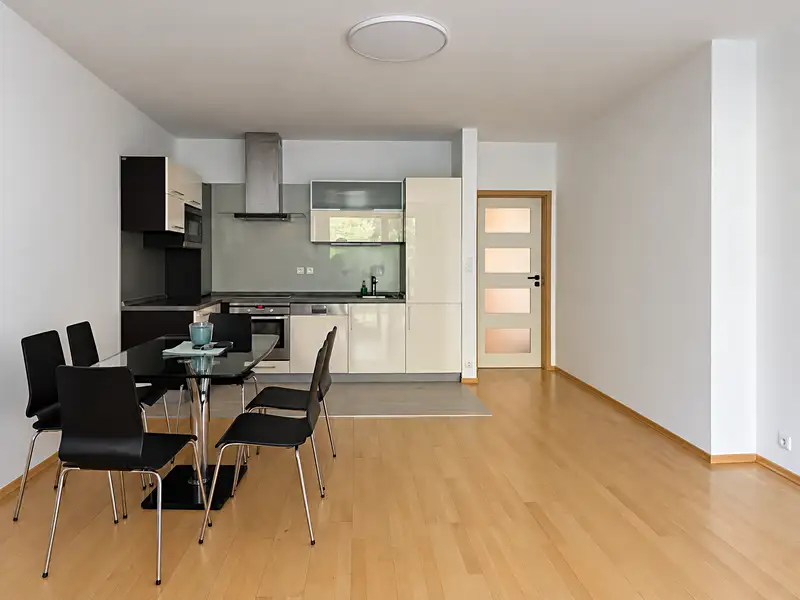 Pronájem bytu 3+kk 105 m², Praha – náhled fotky 1