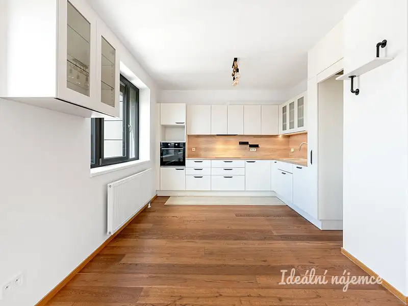 Pronájem bytu 4+kk 117 m², Horoměřice – náhled fotky 2