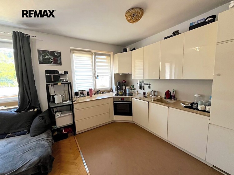 Pronájem bytu 3+kk, 77 m² (1 z 15)