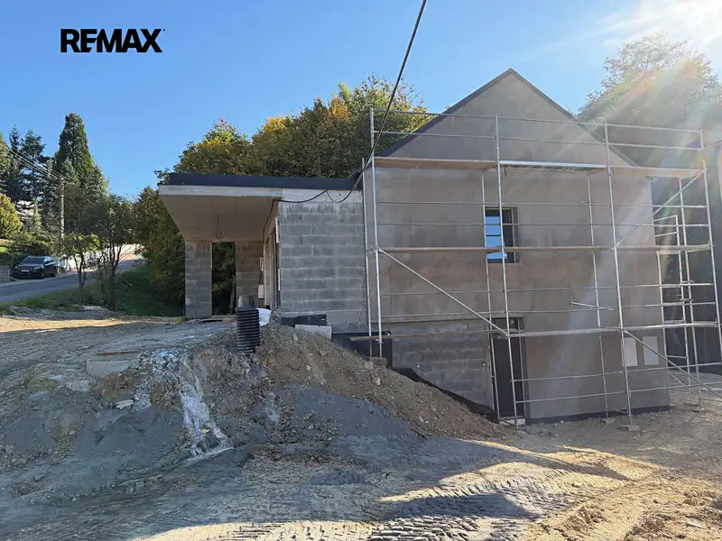 Prodej rodinného domu 225 m², pozemek 1000 m², Zlín – náhled fotky 2