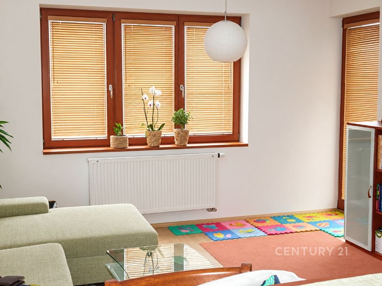 Pronájem bytu 2+kk, 58 m² (2 z 8)