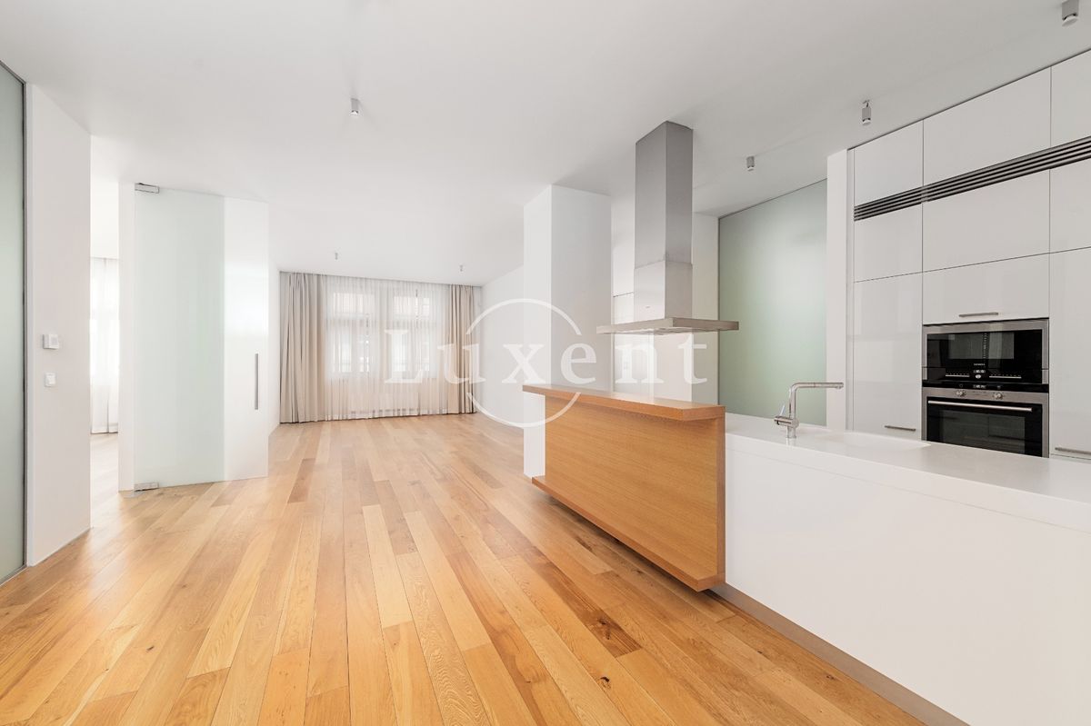 Pronájem bytu 5+kk 184 m², Praha – fotka 1 z 3