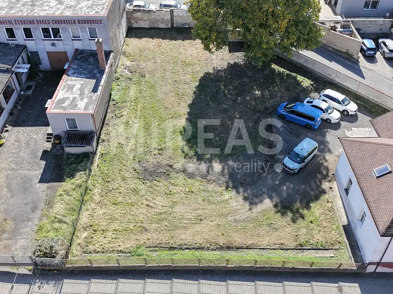 Prodej stavebního pozemku 714 m², Dobrovice – náhled fotky 3