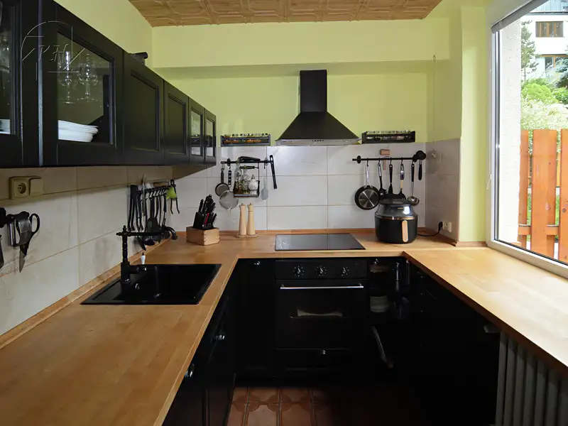 Prodej rodinného domu 230 m², pozemek 427 m², Praha – náhled fotky 3