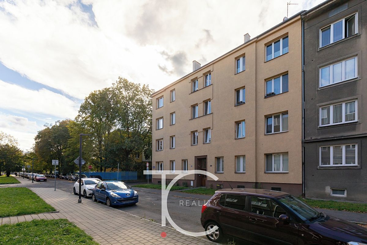 Pronájem bytu 2+kk 45 m² – fotografie 3