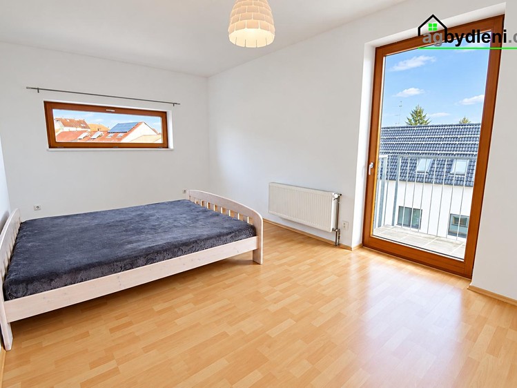 Pronájem bytu 3+kk, 95 m² (5 z 16)