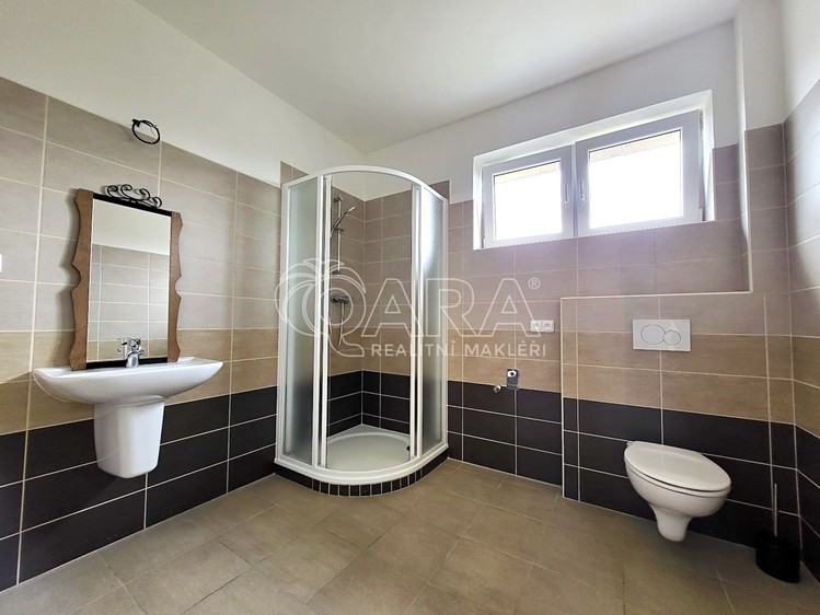 Pronájem bytu 4+1, 90 m² (2 z 28)