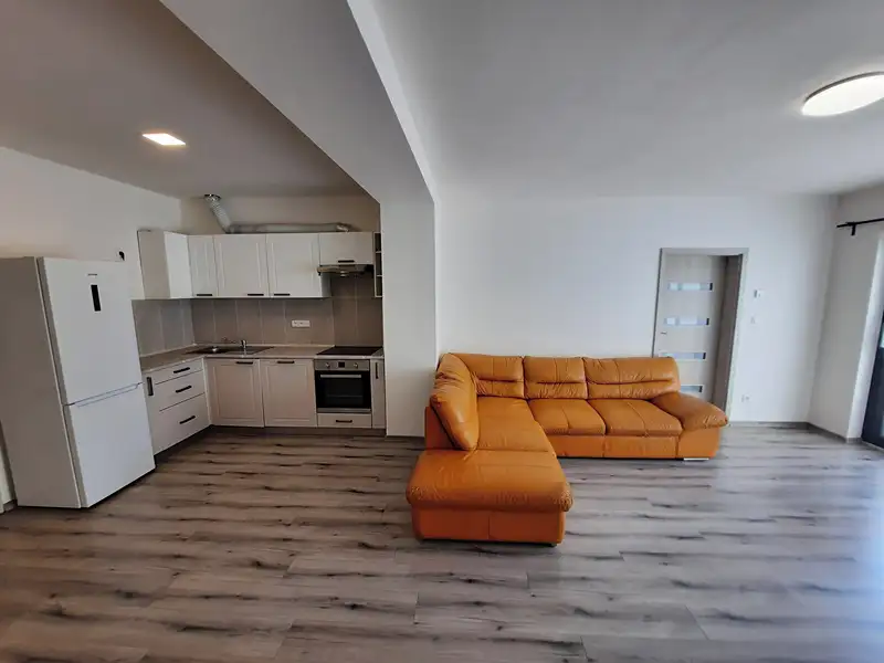 Pronájem bytu 1+kk 35 m², Praha – náhled fotky 3