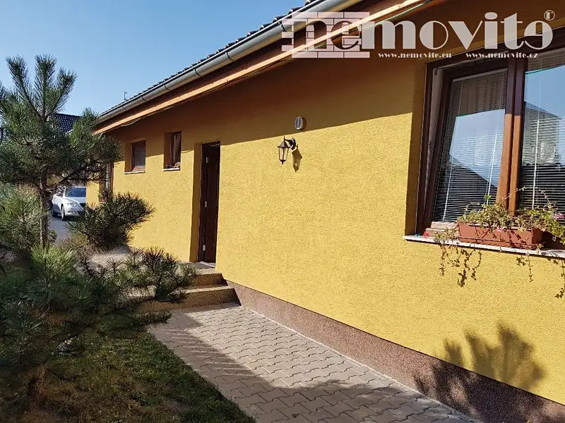 Prodej rodinného domu 198 m², pozemek 708 m², Jesenice – náhled fotky 3