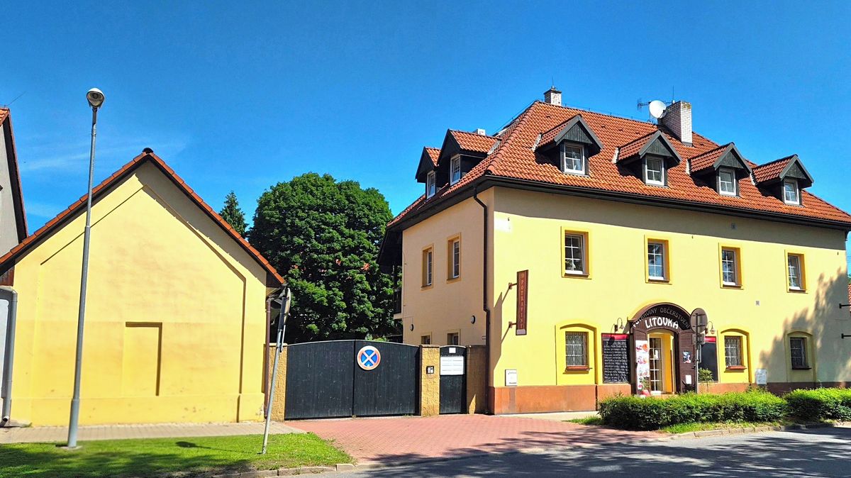 Pronájem bytu 1+kk 30 m², Hostivice – fotka 1 z 3