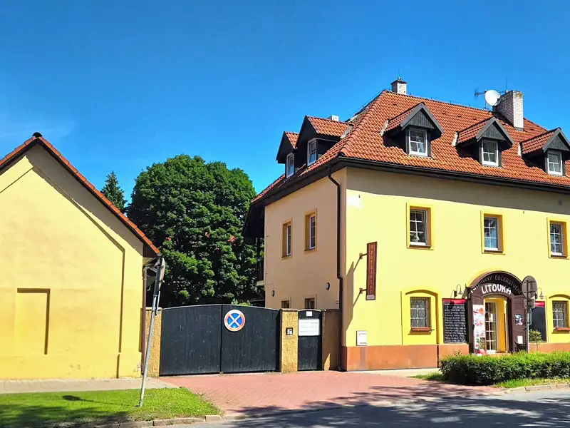 Pronájem bytu 1+kk 30 m², Hostivice – náhled fotky 1