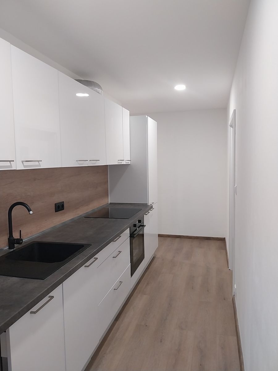 Pronájem bytu 3+1 64 m², Radonice – fotka 1 z 3