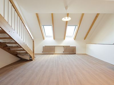 Pronájem bytu 6 pokojů a více 142 m²