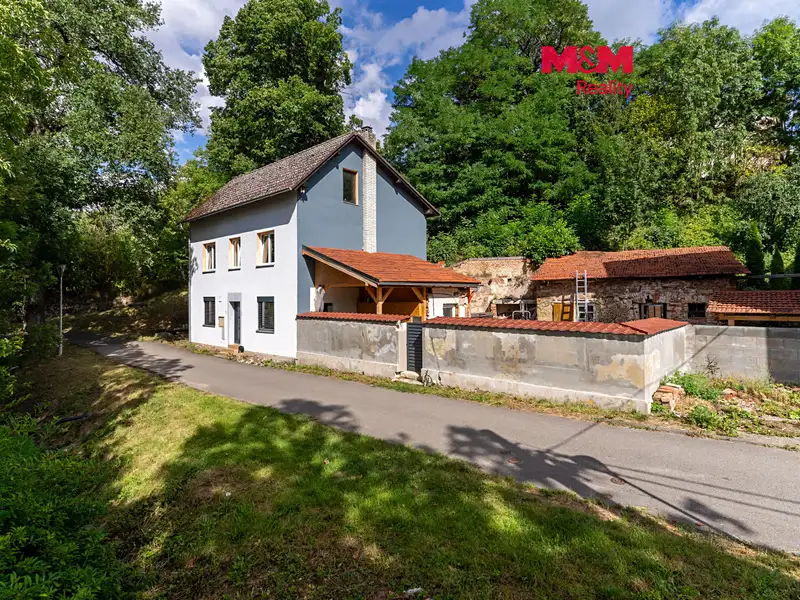Prodej rodinného domu 220 m², pozemek 804 m², Sebranice – náhled fotky 1