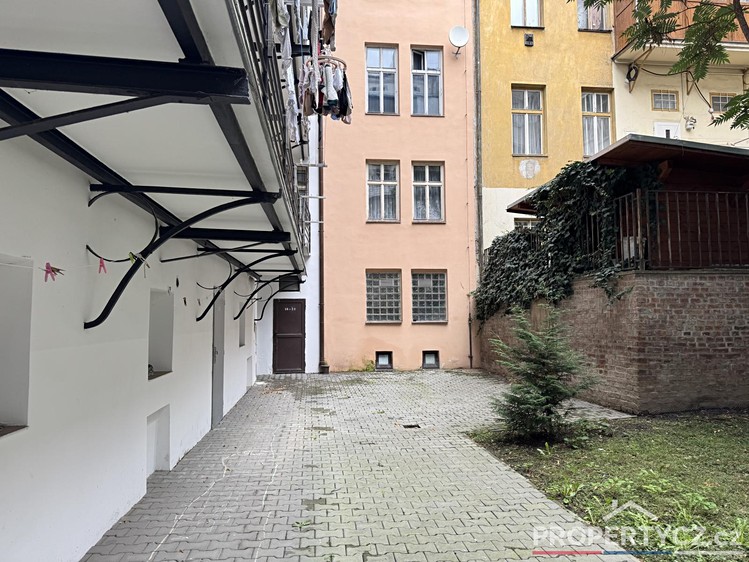 Комерційне приміщення на продаж, 143 м² (48 з 59)