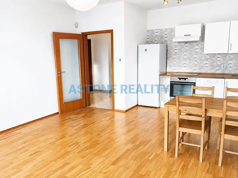 Pronájem bytu 2+kk 55 m², Praha – náhled fotky 3