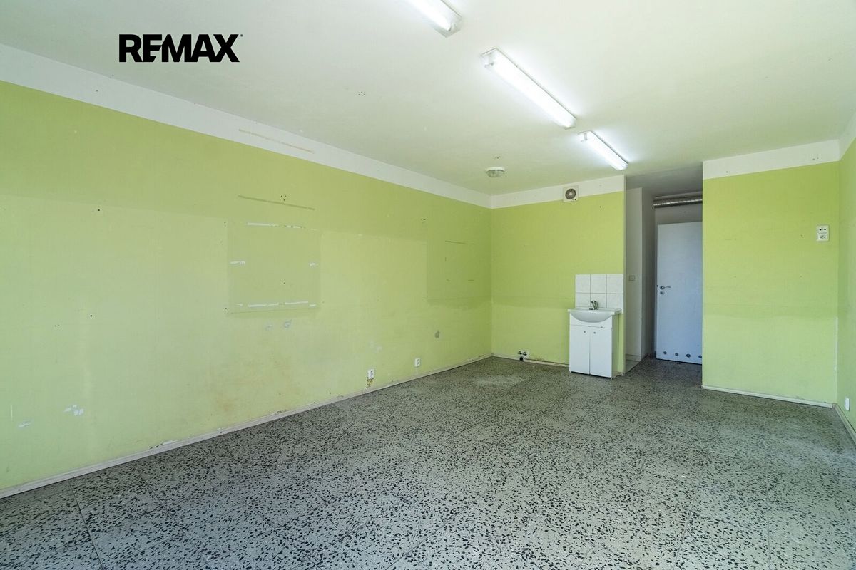 Pronájem obchodního prostoru 27 m²