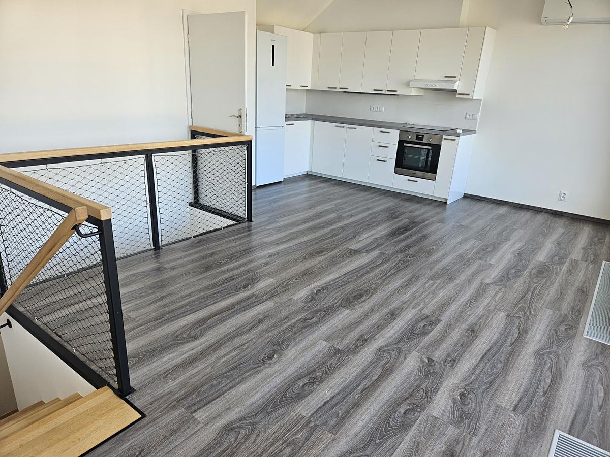 Pronájem bytu 4+kk 96 m²
