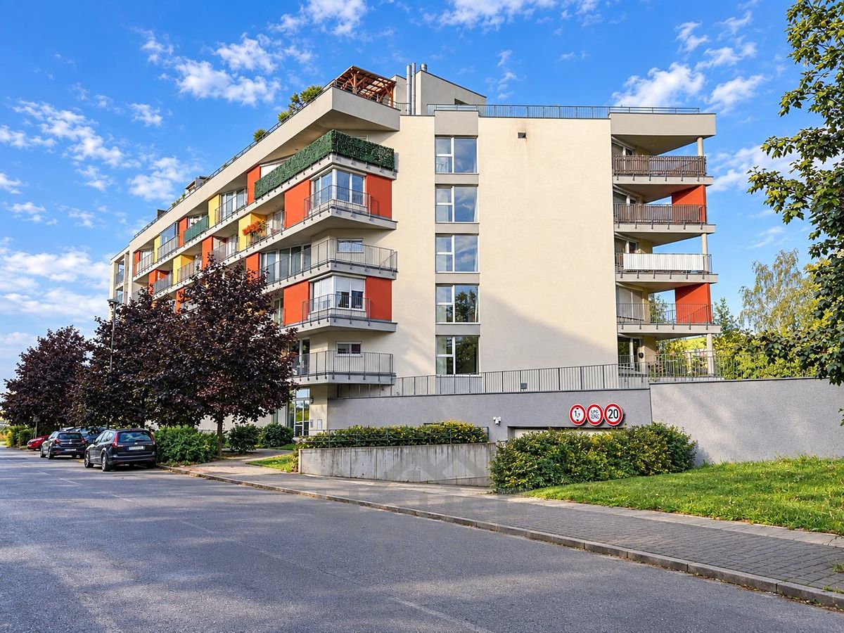 Prodej bytu 2+kk 59 m², Praha – fotka 1 z 3