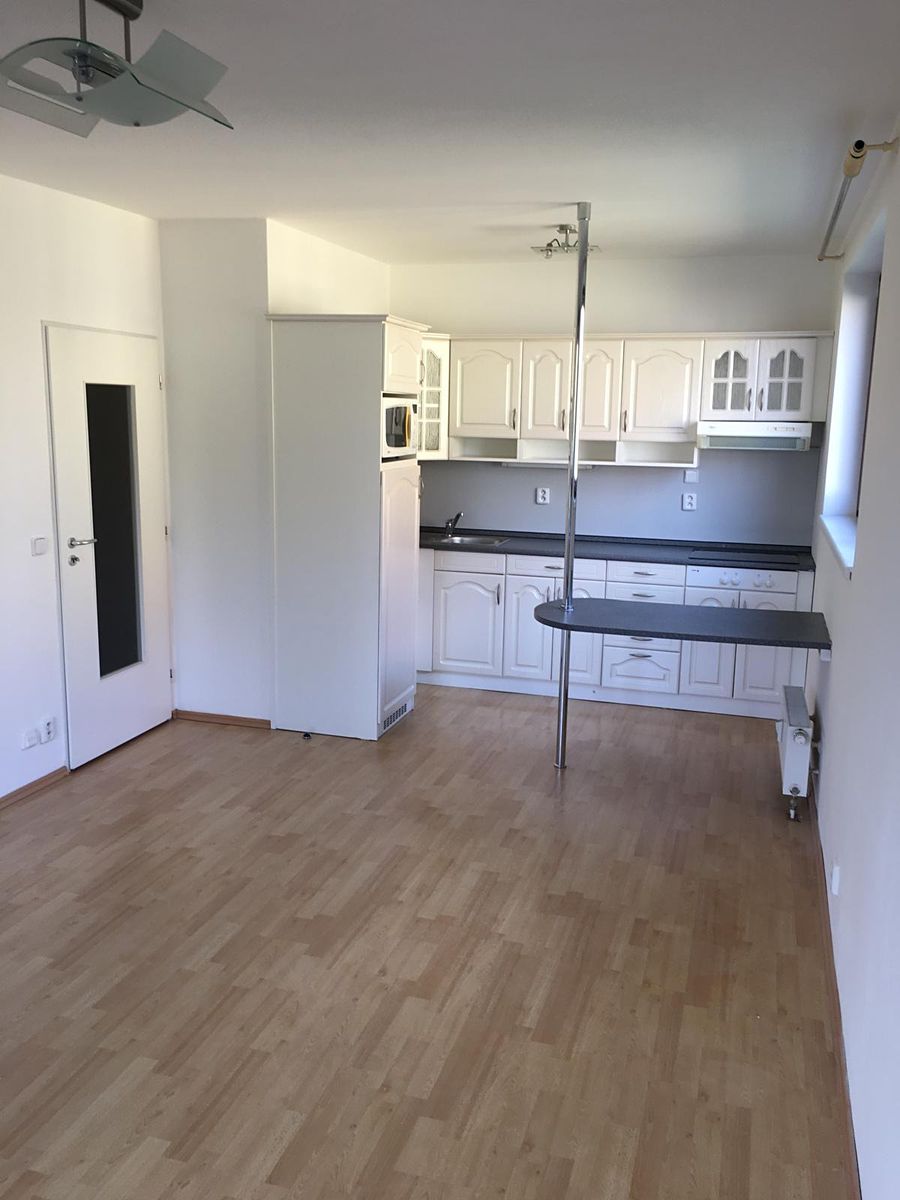 Pronájem bytu 2+kk 43 m² – fotografie 2