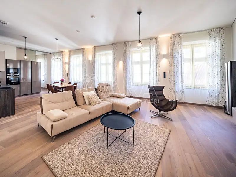 Pronájem bytu 3+kk 123 m², Praha – náhled fotky 1