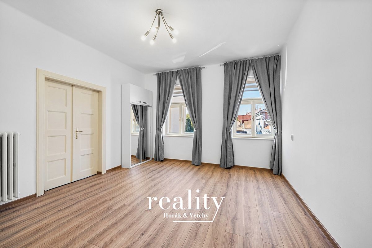 Pronájem bytu 2+1 65 m² – fotografie 3